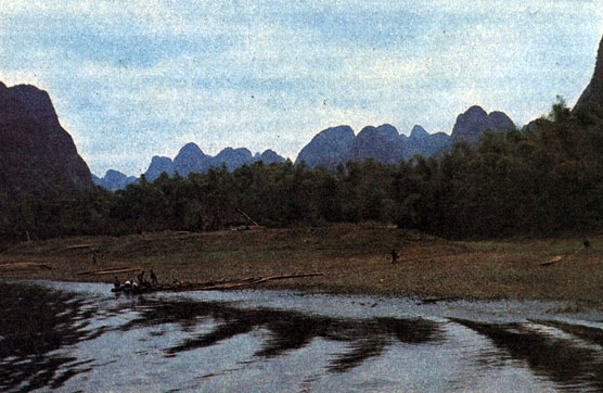 Рельеф Китая характеризуется преобладанием гор и высоких равнин