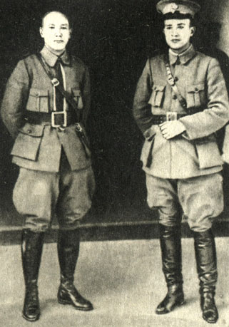 Чан Кайши (слева) в дни переворота 1927 г.