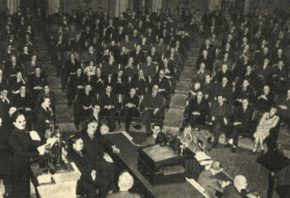 Cун Мэилин в палате представителей США. 1943 г.